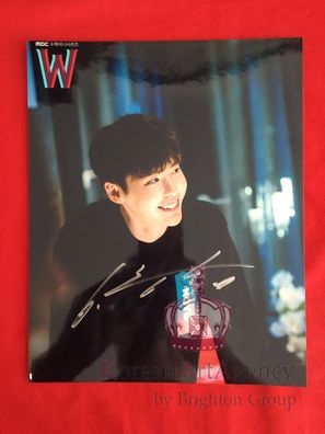 Lee Jong Suk W: Two Worlds 10 inches Autograph