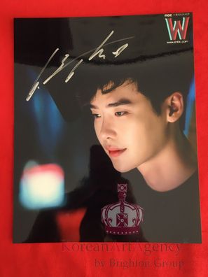 Lee Jong Suk W: Two Worlds 10 inches Autograph