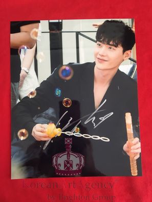 Lee Jong Suk W: Two Worlds 10 inches Autograph