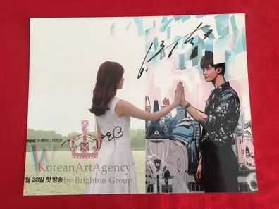 Lee Jong Suk Han Hyo Joo W: Two Worlds 7 inches Autograph