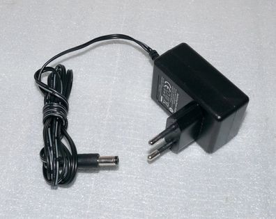 Universale Allzweck Netzteil Ladegerät Netz Strom Lade Hohl Stecker 5V 2000mA Qm