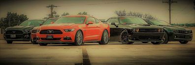 Metallschild Muscle Parade Dodge Mustang Camaro im Panorama Format 90 x 30 cm