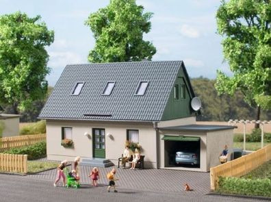 Auhagen 11454 HO Einfamilienhaus mit Garage Spur H0