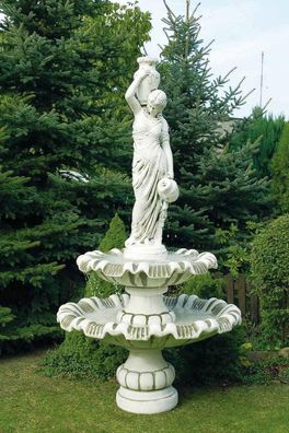 Krugfrau Frau mit Krug Steinbrunnen Springbrunnen Beckenbrunnen Gartenbrunnen