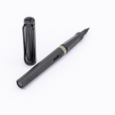 Lamy Safari Füller Charcoal Black Schwarz M Feder