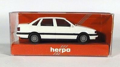 Herpa H0 2068 VW Volkswagen Passat Stufenheck weiss NEU OVP