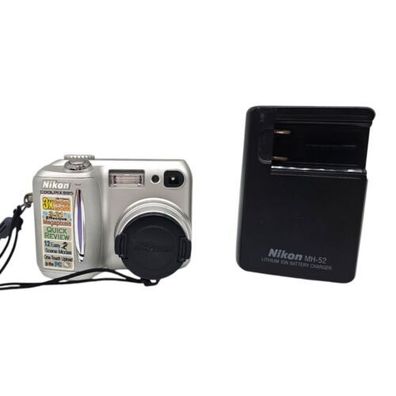 Nikon Coolpix 885 Digitalkamera 3,2MP Silber Camera Guter Zustand