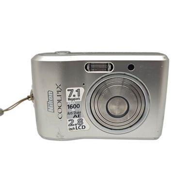 Nikon Coolpix L16 Digitalkamera Silber 7,1MP Camera