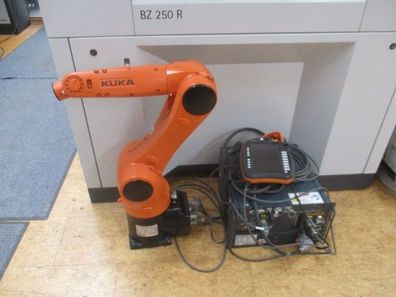 Roboter KUKA KR6 R900 sixx KRC4