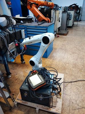 Roboter KUKA KR10 R1100 sixx KRC4