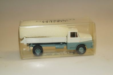 1:87 Brekina 82610 Henschel Pritsche oliv/weiss, neuw./ovp