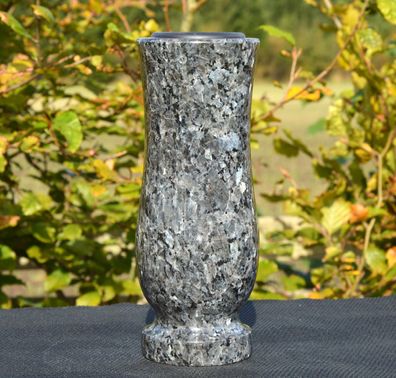 Vase Steinvase Grabvase Gartenvase Granitvase aus Granit Labrador