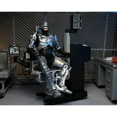 RoboCop Actionfigur Ultimate Battle Damaged RoboCop with Chair 18 cm