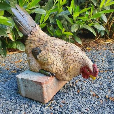 Gartenfigur braune Kantensitzer Huhn Figur 18 cm