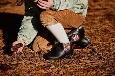 Blundstone Kinder Chelsea Boots #2395 Brown Leather With Butterfly Lilac Elastic (