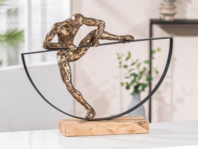 Gilde Skulptur, "Lifting", Mannmotiv, Aluminium, Mangoholz, bronzefarben, VE 1,