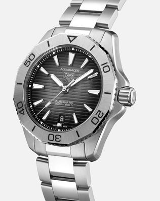 Tag Heuer - WBP2110. BA0627 - TAG Heuer Aquaracer Professional 200 Date