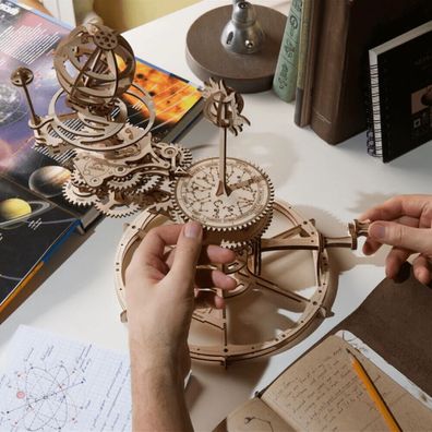 Ugears - Mechanisches Tellurium