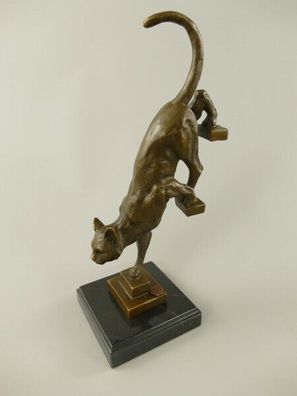 Bronze Katze geht Treppe runter Figur Skulptur Statue Marmor Sockel JMA257.2