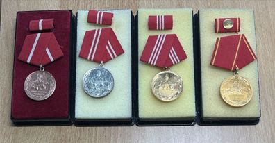 4x DDR Medaille Treue Dienste Kampfgruppe Gold / Silber / Bronze / 25 Jahre Gold