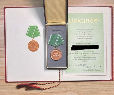 DDR Medaille für Ausgezeichnete Leistungen des MDI im Etui mit Urkunde+Mappe