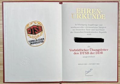 DDR Vorbildlicher Übungsleiter DTSB, Aufnäher/Stoffabzeichen + Urkunde