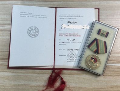 NVA in Gold für 20 Jahre Treue Dienste Medaille mit Urkunde