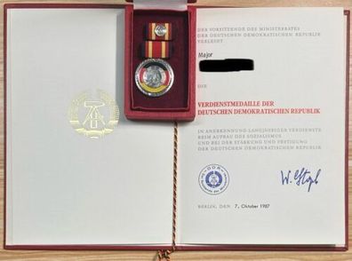 Verdienstmedaille der DDR Deutsche Demokratische Republik, Urkunde + Orden