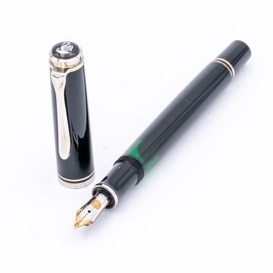 Pelikan Souverän M400 Kolben-Füller Schwarz Silber 14K OM