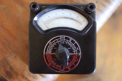 Analogmessgerät Multimeter Vielfachmessgerät Siemens & Halske Multizet Bakelit Antik