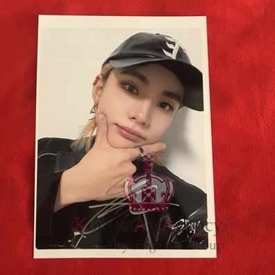 Stray Kids Hyunjin 7inches Autograph