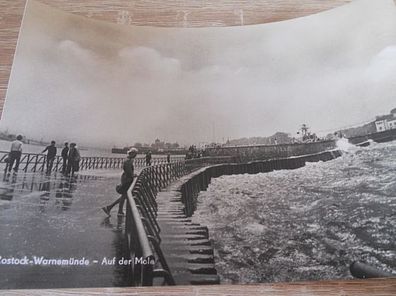 4887 / Ansichtskarte - Rostock Warnemünde-Auf der Mole