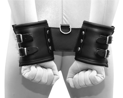 Leder Bondage doppel Handfesseln mit Ring - No Chanche