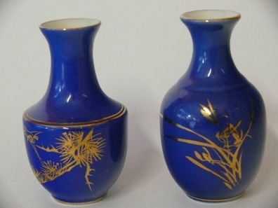 2 Stück Seltene Porzellan Vase Blau Farbe mit Goldrand und Gold Malerei
