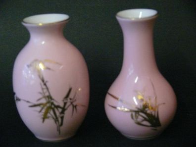 2 Stück Seltene Porzellan Vase Pink Farbe mit Goldrand und Gold Malerei