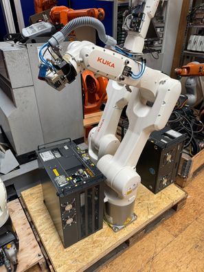 Roboter KUKA KR10 R1100-2 / SEL KRC4 komplett, neuw., 82 Std., Bj10/2021