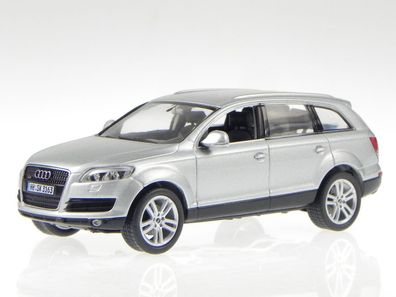 Audi Q7 licht silber Modellauto Schuco 1:43