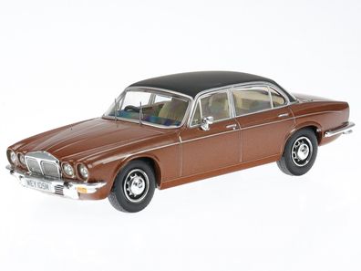 Daimler Sovereign Double Six Vanden Plas 2 bn Modellauto 13900 Vanguards 1:43