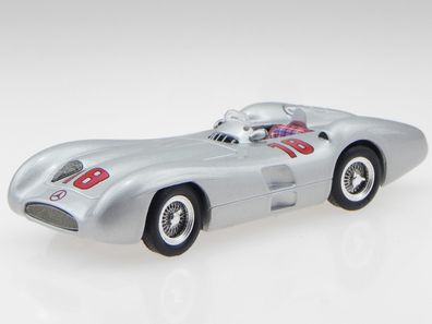 Mercedes W196 R Stromlinie JM Fangio GP Monza Nr18 Modellauto IXO 1:43