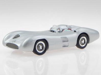 Mercedes W196 R Stromlinie silber Modellauto CLC143 IXO 1:43