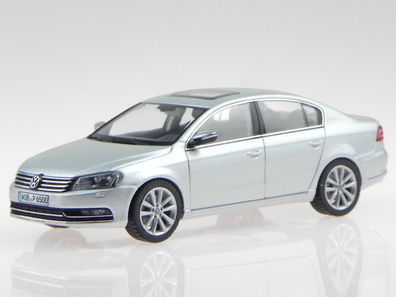 VW Passat B7 silber Modellauto Schuco 1:43