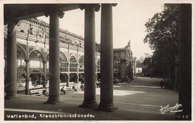 Kreuzbrunn Kolonade in Marienbad Mariánské Lázne Böhmen Postkarte AK 1939