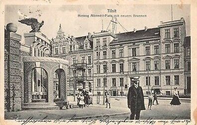 Herzog Alberecht-Platz mit neuem Brunnen Tilsit Ostpreußen Postkarte AK 1919