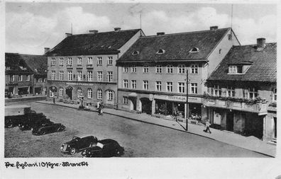 AK Pr. Eylau Ostpreußen Autos am Markt 1941