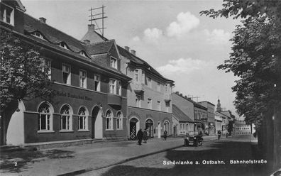 Schönlanke a. Ostbahn. Bahnhofstrasse Hotel, Auto Postkarte 1932