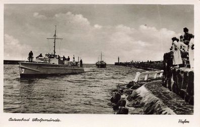 Hafen und Schiffe Ostseebad Stolpmünde Pommern Postkarte AK