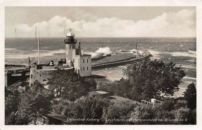 Ostseebad Kolberg Leuchtturm mit Hafeneinfahrt bei Windst. 9 Postkarte AK 1939