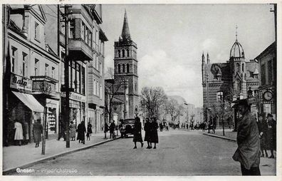 Gnesen Gniezno Posen Friedrichstrasse Frauen Männer am Laden Postkarte 1940