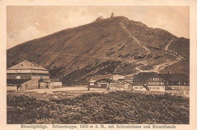 Riesengebirge Schneekoppe mit Schlesierhaus und Riesenbaude Postkarte AK 1930