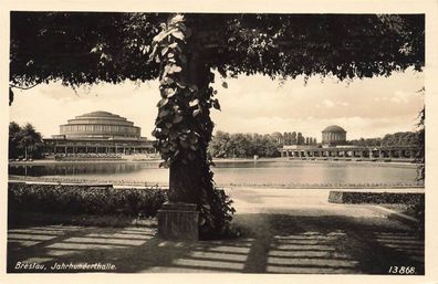 Blick zur Jahrhunderthalle in Breslau Schlesien Postkarte AK